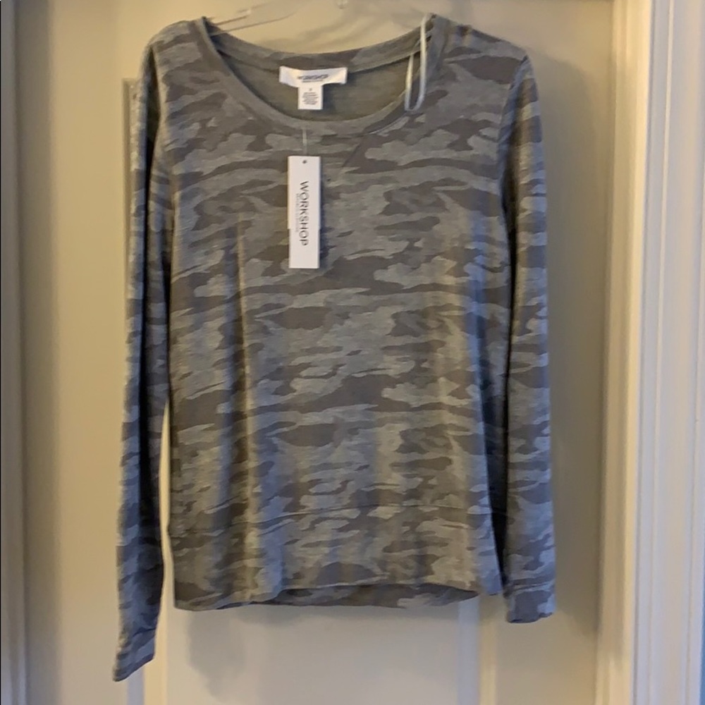 Top - Picture 2 of 2